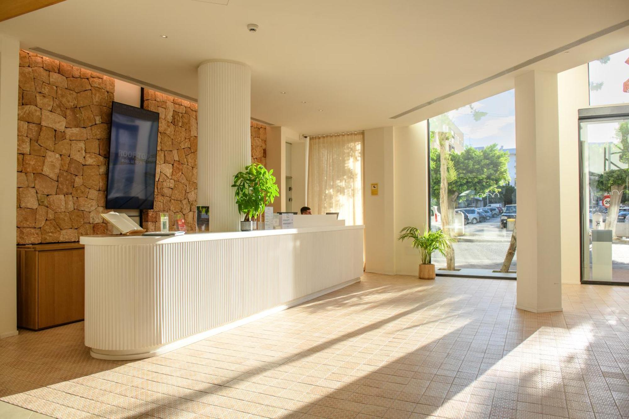 Hotel & Spa Blau Parc Сан-Антонио-Абад Экстерьер фото