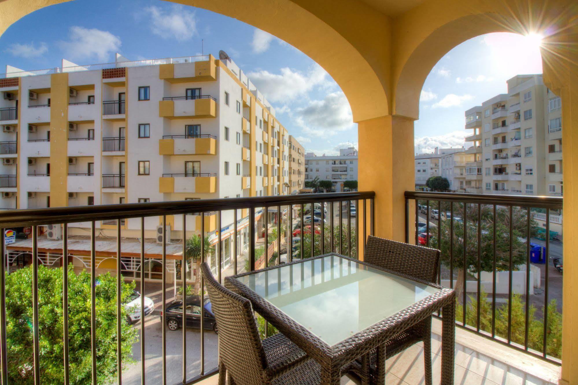 Hotel & Spa Blau Parc Сан-Антонио-Абад Экстерьер фото